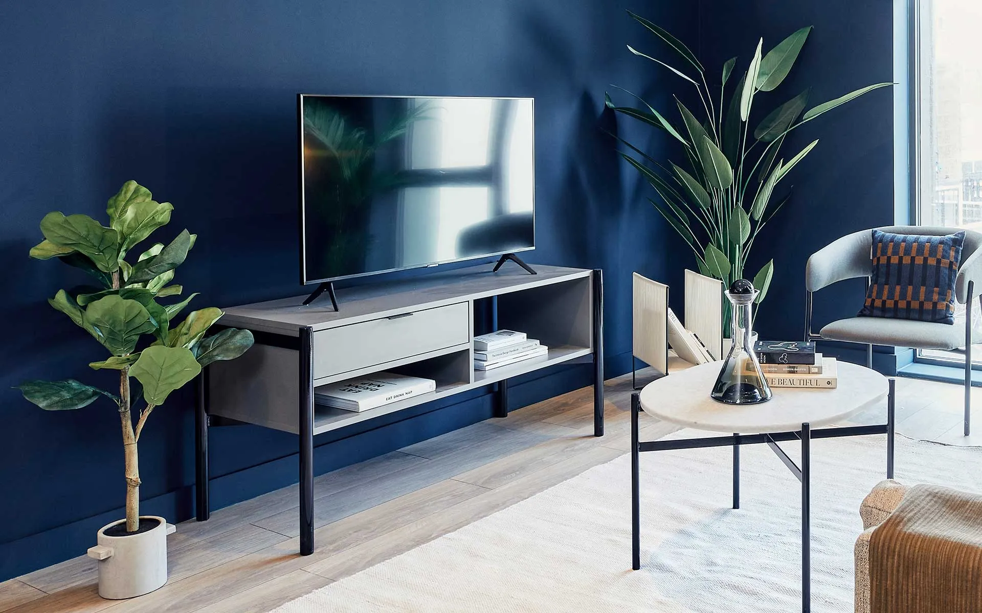 DESIGNER FURNITURE INCLUDED AS STANDARD 