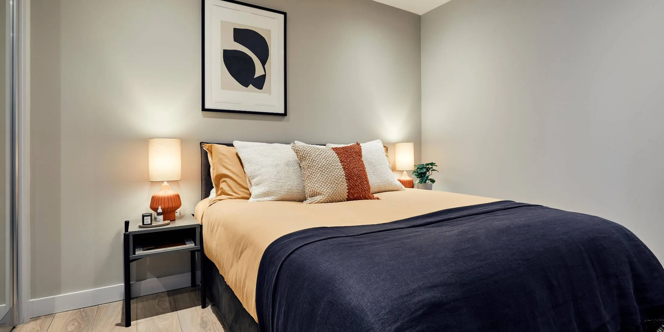 Studio apartment bedroom 
